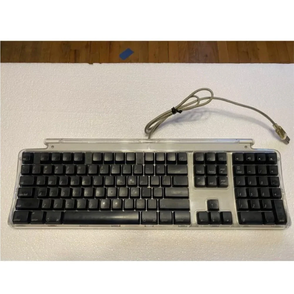 Vintage 2000 Apple USB Pro Keyboard 7803 RARE VINTAGE WORKS GREAT TESTED